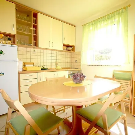 Apartment With A Parking Space Kremenici, Krk - 22191