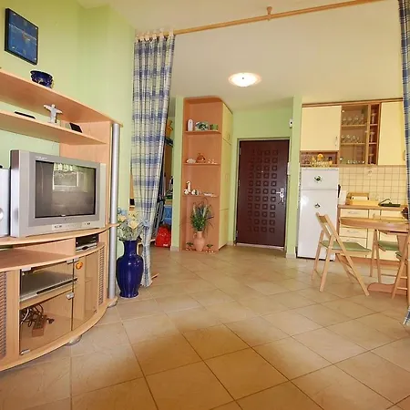 Apartment With A Parking Space Kremenici, Krk - 22191 Malinska